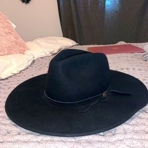 Wide brim hat, only worn twice